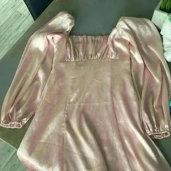 ASTR THE LABEL- NWT  Long Sleeve Satin Minidress Sz Small- Pink - Picture 6 of 9